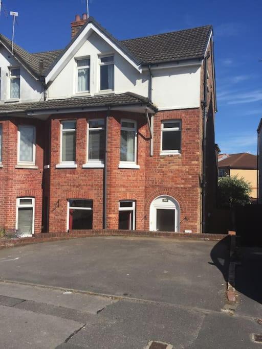 Spacious 5 Large Bedroom Victorian House - Beach 2 Miles Poole Buitenkant foto