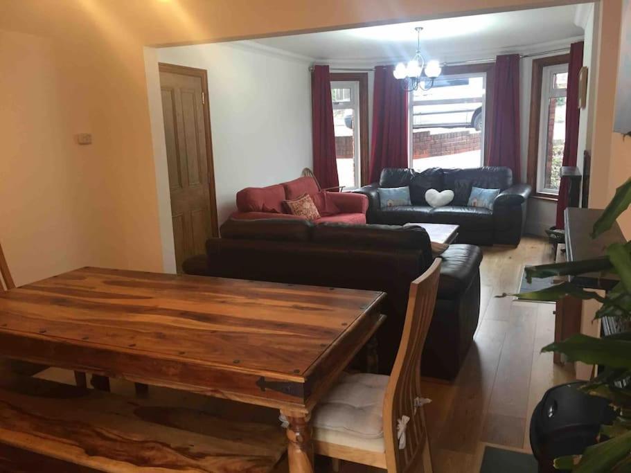 Spacious 5 Large Bedroom Victorian House - Beach 2 Miles Poole Buitenkant foto